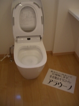 ���饦����