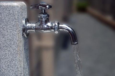 水