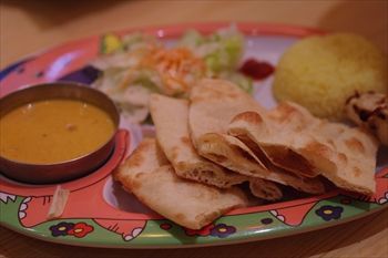 横浜にあるインドカレー食べ放題のお店「マントラ」のカレー