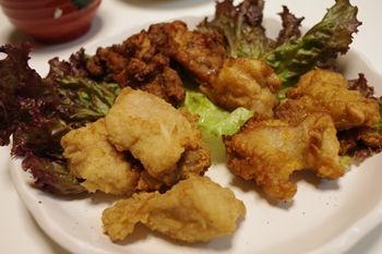横浜野毛にある鶏肉専門店「梅や」のから揚げ