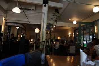 那須にあるカフェ「NASU SHOZO CAFE」の店内