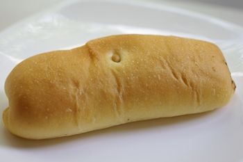鎌倉七里ヶ浜にあるパン屋「kondo(コンドウ)」のパン