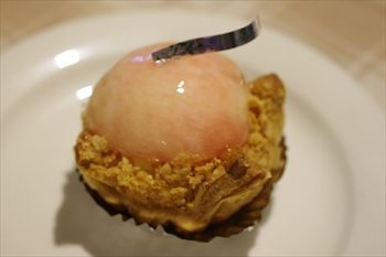 葉山にあるケーキショップ「フリューリング」のケーキ