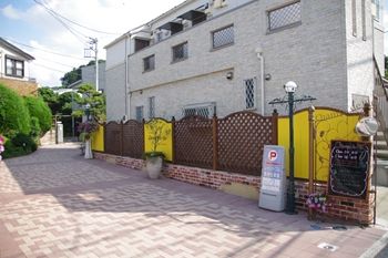 新横浜にあるパン屋さん 「シャン ド ブレ」の入り口