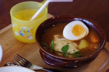 横浜綱島にあるスープカレー専門店「らっきょ&Star」のスープカレー