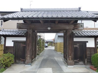014 門の中に門がある家(山中家)