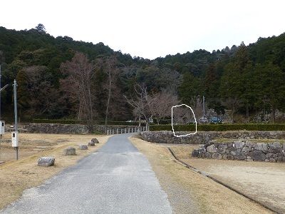 031 東側石塁北上段郭と虎口