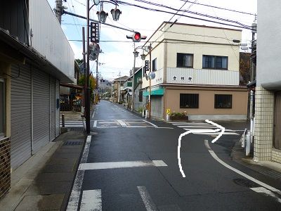 085 分岐む(右折)
