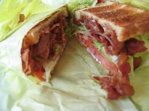1280px-BLT_sandwich_1