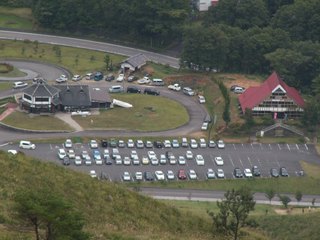 11駐車場