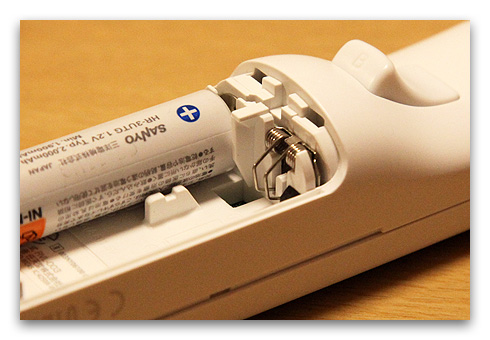 乾電池はマイナス側から」は昭和臭い？ : クマデジタル