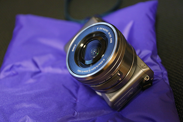 SONY E PZ 16-50mm F3.5-5.6 OSS(SELP1650)にレンズフードを SONY E PZ 16-50mm F3.5-5.6 OSS(SELP1650)にレンズフードを