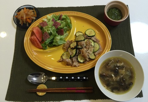 久しぶりにルクルーゼのマルチオーバルプレートを。 : 鍋好きのごはん