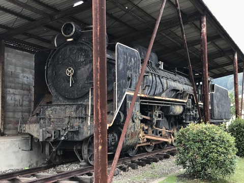 086