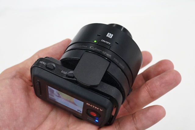登場! ライブビューリモコンで、レンズスタイルカメラ「DSC-QX100/QX10 デジタルカメラ