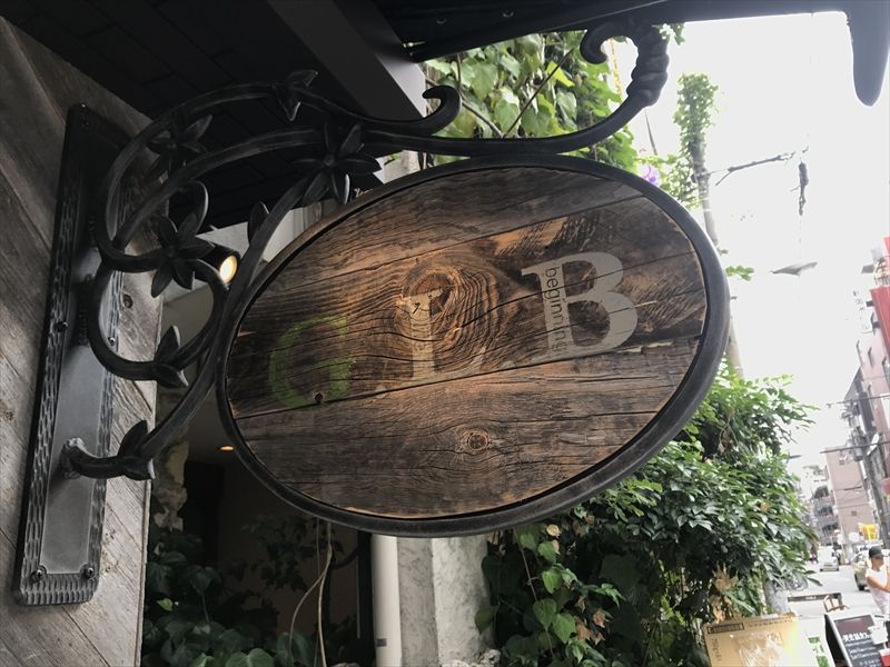 B)02