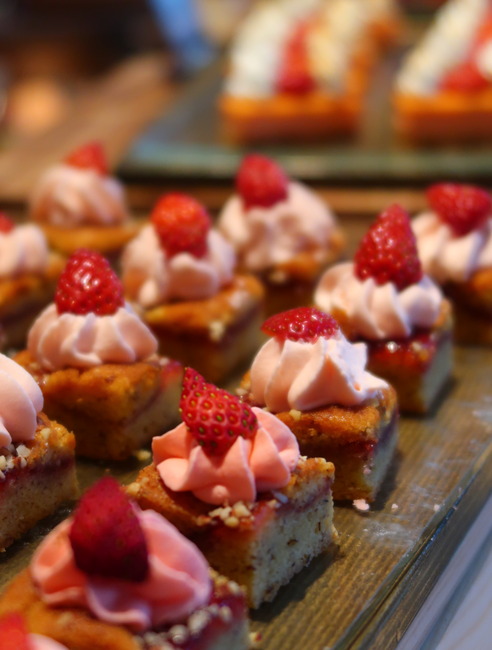 CC03DE15-4534-45FB-B8DE-339C630E47BB