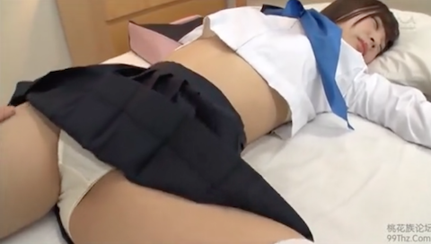 【佐々波綾】セーラー服のめちゃカワ女子高生がお兄ちゃんにイタズラされてセックスしちゃうなし崩し近親壮観www