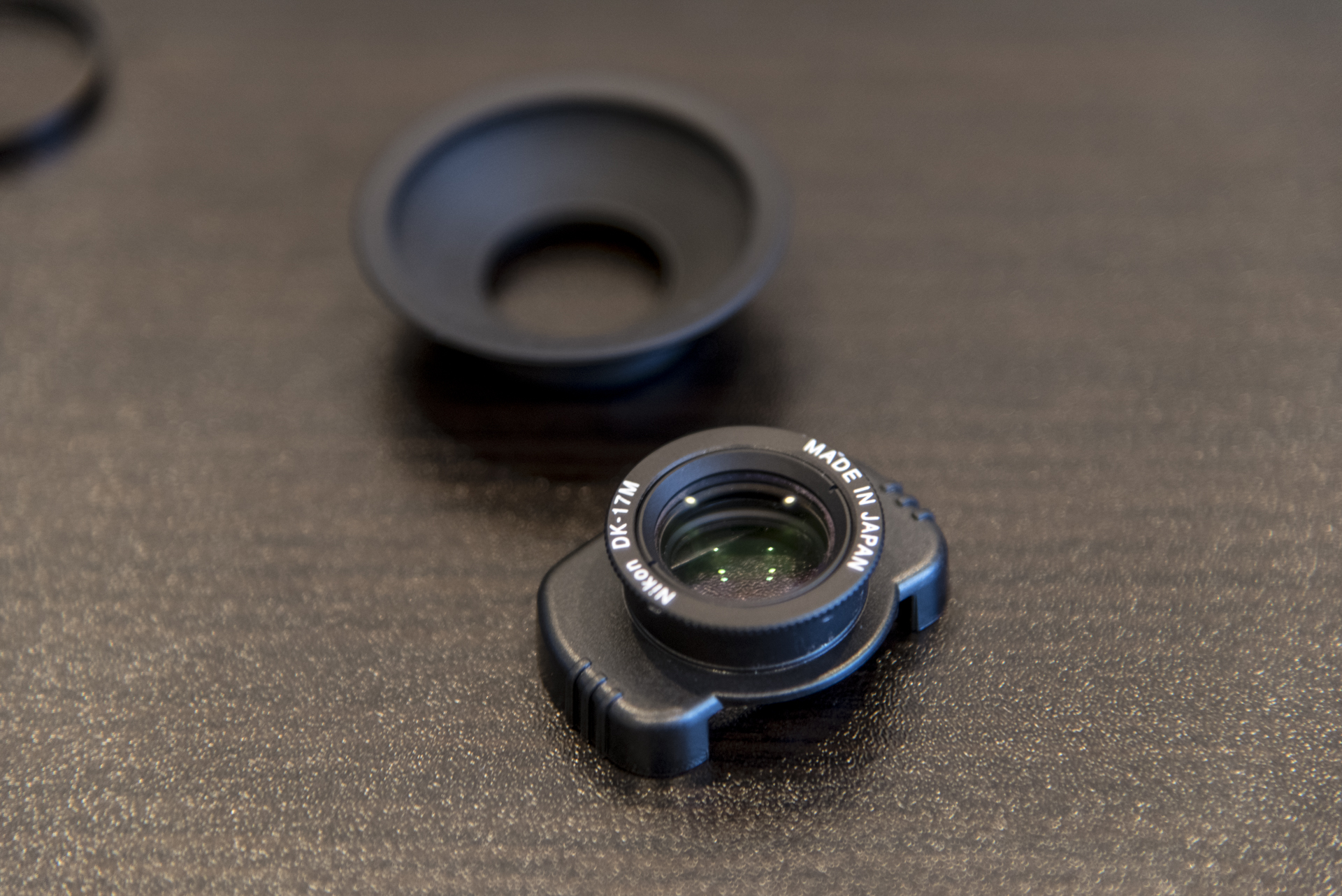 Nikon D750 丸窓ﾌｧｲﾝﾀﾞｰ D750を丸窓化する方法を模索する - kurokamina's blog