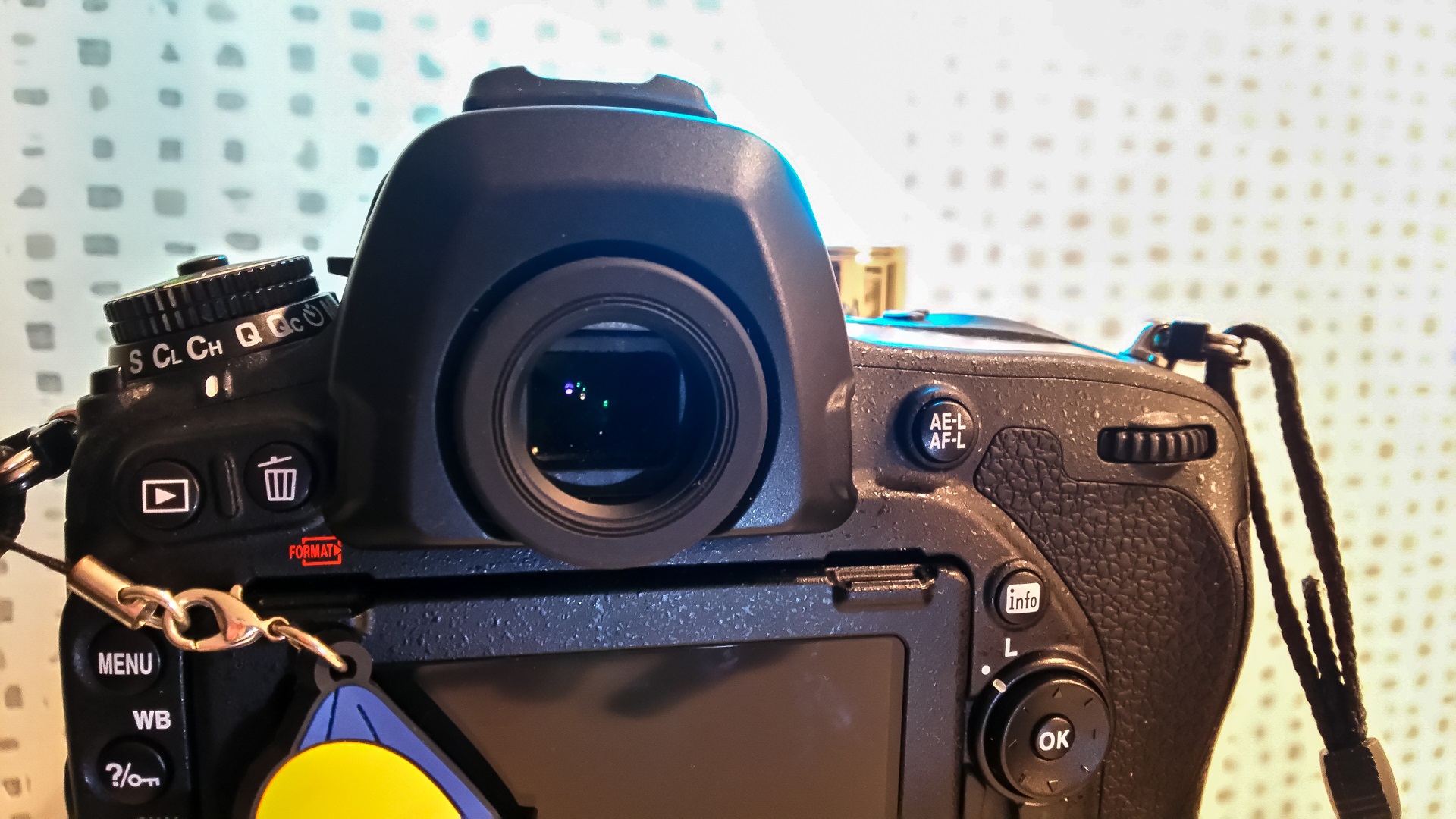 D750を丸窓化する方法を模索する - kurokamina's blog