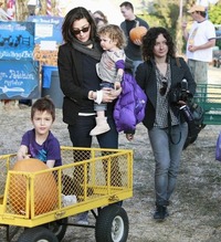 Sara Gilbert Allison Adler 1
