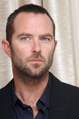 Sullivan Stapleton 1