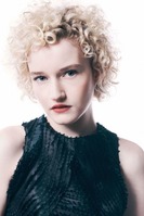 Julia Garner 3