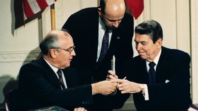 Mikhail Gorbachev & Reagan 1