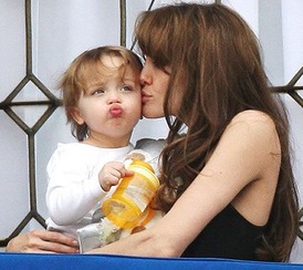 Angelina Jolie & Knox 2