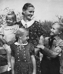 Nazi Women 1