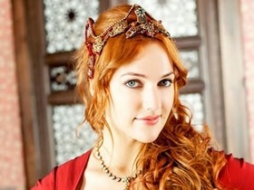 Turkish Actress Meryem Uzerli 3