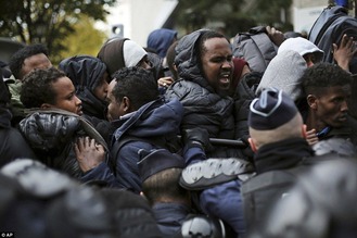 Migrants riot in France 2