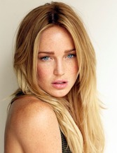 Caity Lotz 3