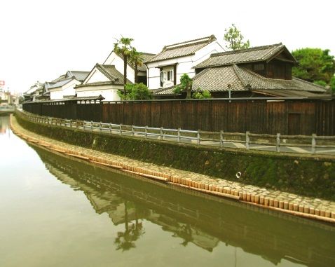 201106 028