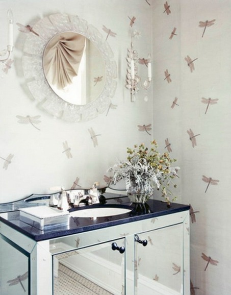 badezimmer-interieuers-klassisch-waschbecken-insekten