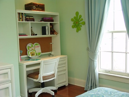 alaina desk