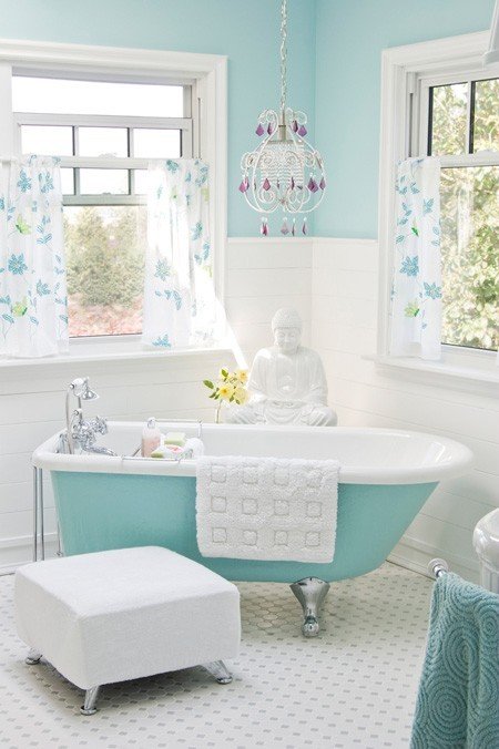 Aqua-and-White-Bathroom4
