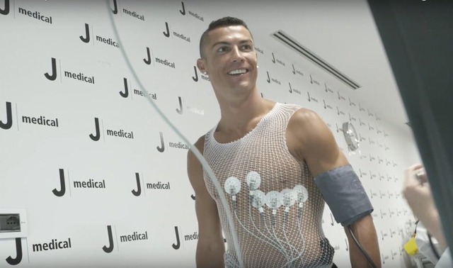 ◆速報◆ロナウド、トリノ降臨!ユベンティーノ狂喜乱舞、メディカルチェックでセクシーショット!