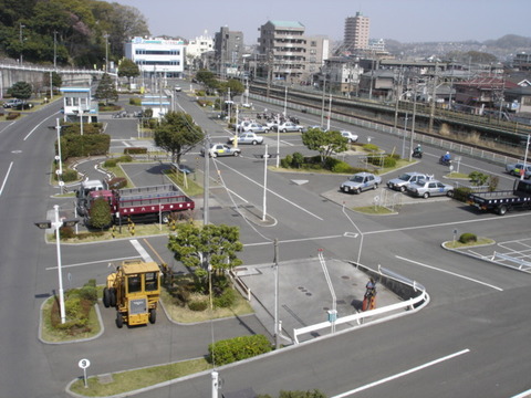 Driving_School_in_Tokyo_(8982091).