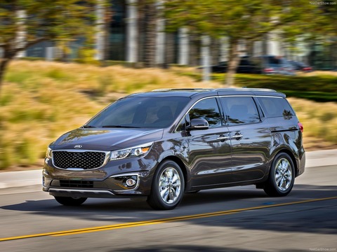 Kia-Sedona-2015-1600-05