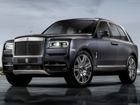 Rolls-Royce-Cullinan-2019-1600-03