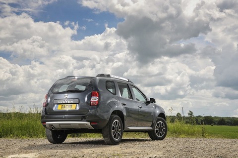 2017-Dacia-Duster-rear-three-quarters