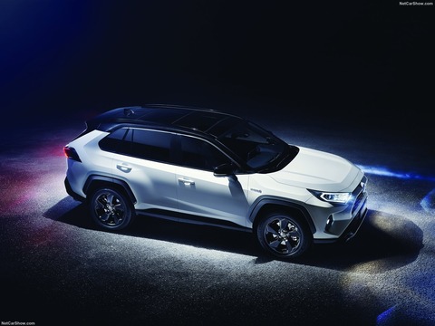 Toyota-RAV4-2019-1600-0d