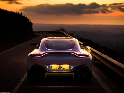 Aston_Martin-Vantage-2019-1600-45