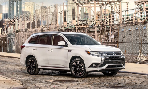 2017_Mitsubishi_Outlander_PHEV
