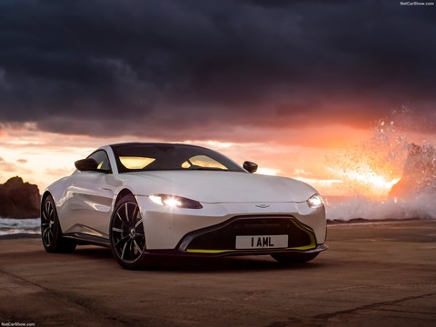 Aston_Martin-Vantage-2019-1600-05