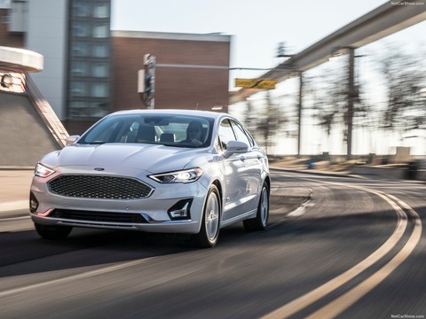 Ford-Fusion-2019-1600-03