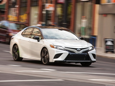 Toyota-Camry-2018-1600-1e