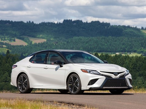 Toyota-Camry-2018-1600-0b