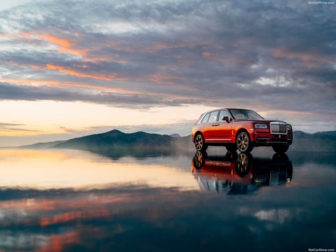 Rolls-Royce-Cullinan-2019-1600-02